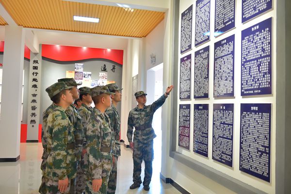 追憶先烈事跡  傳承紅色基因_副本.jpg