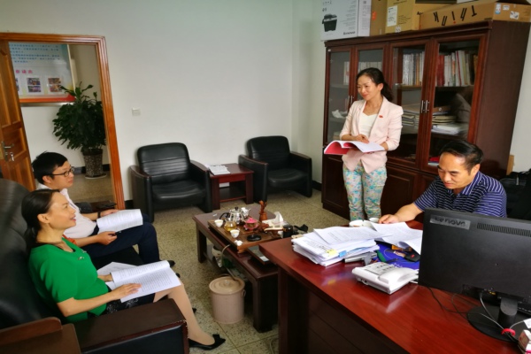 駐工信委紀(jì)檢監(jiān)察組4.jpg 駐工信委紀(jì)檢監(jiān)察組4.jpg