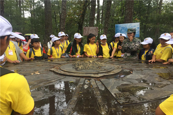 5、【紀檢人?鏡頭】緬懷先烈 銘記歷史 黃定東 攝.png 5、【紀檢人?鏡頭】緬懷先烈 銘記歷史 黃定東 攝.png