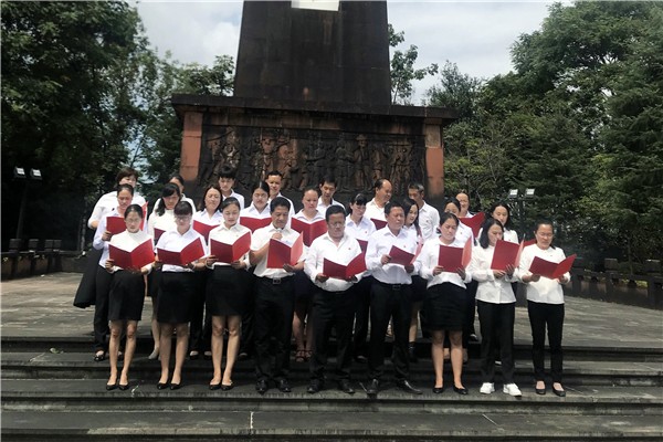 7、【紀檢人?鏡頭】緬懷先烈 銘記歷史 趙建青 攝.jpg 7、【紀檢人?鏡頭】緬懷先烈 銘記歷史 趙建青 攝.jpg